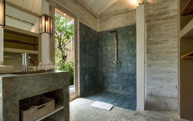 Luxury 4 Bedroom Villa With Private Pool, Bali Villa 2007