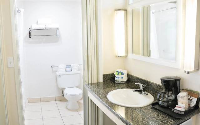 Pea Soup Andersen's Inn