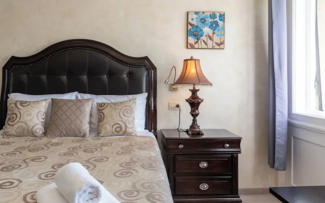 Queen Mary Luxury Rooms Split