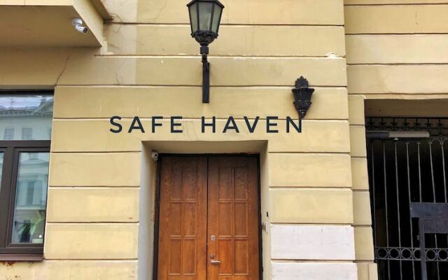Safe Haven Apart Hotel