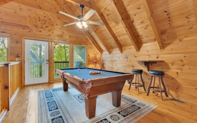 Chillin N Grillin 2 Bedroom Cabin