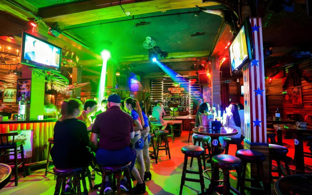 Seventeen Saloon Hotel