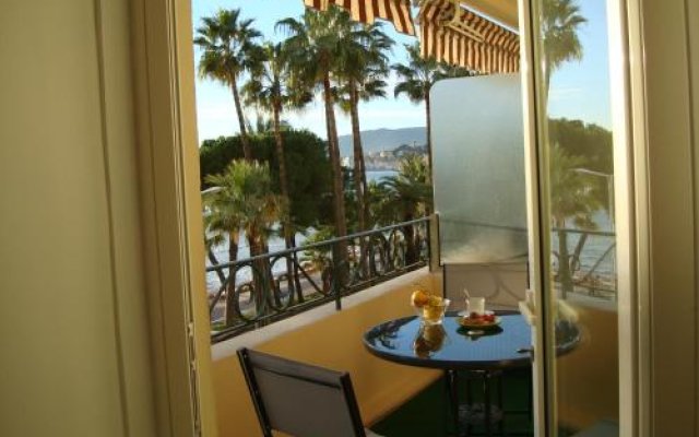 Apartment on the Croisette with sea view