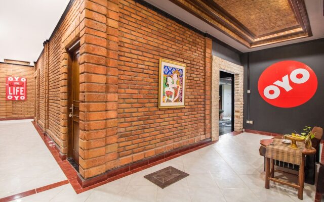 Super OYO Townhouse Oak Maxi Hotel Legian