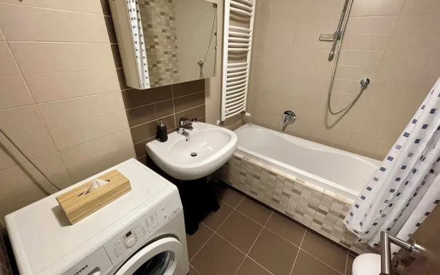 Smart Carrara Apartments