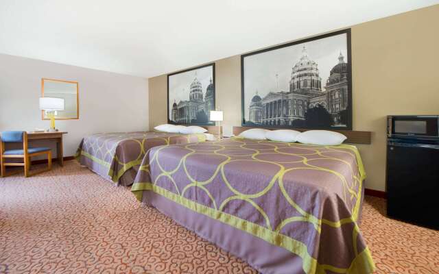 Super 8 by Wyndham Pella