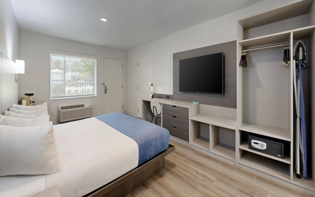 Avanti International Resort