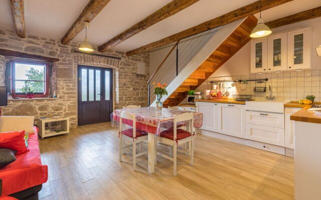 Honeymoon House Eufemia