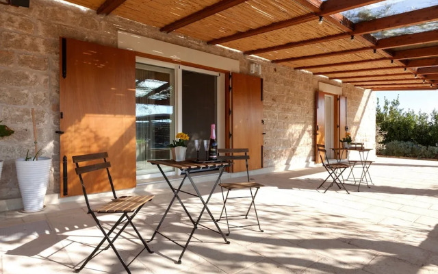 Masseria Misocampo With Garden And Pool