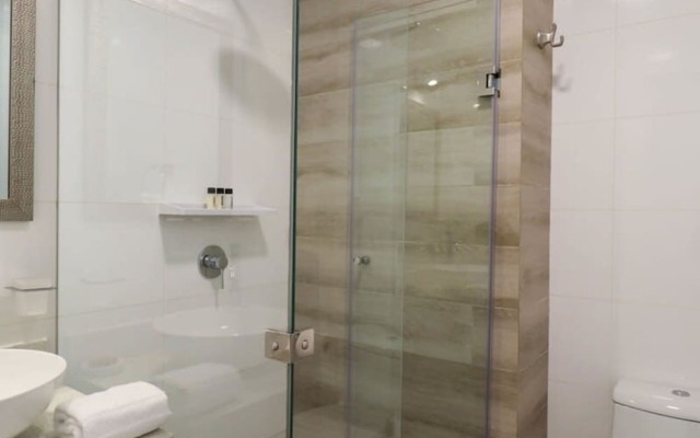 w Elegant 2BR With Balcony in Miraflores