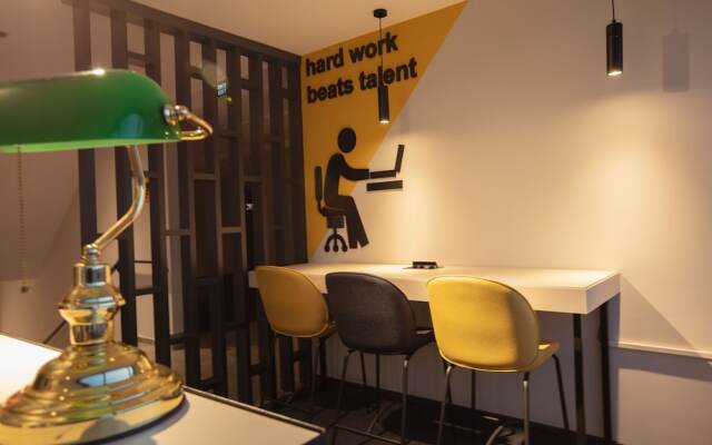 Valent Otel Business