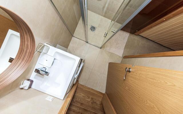 Verde Apartment, By Cohost