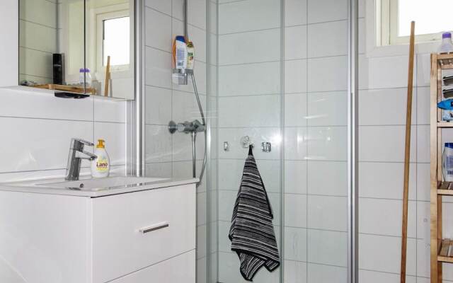 10 Person Holiday Home in Lyngdal