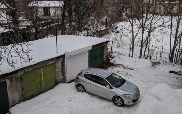 Midtown Place Apartment DORIS 1 with garage