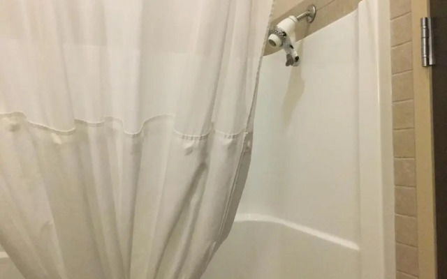 Ramada Pincher Creek