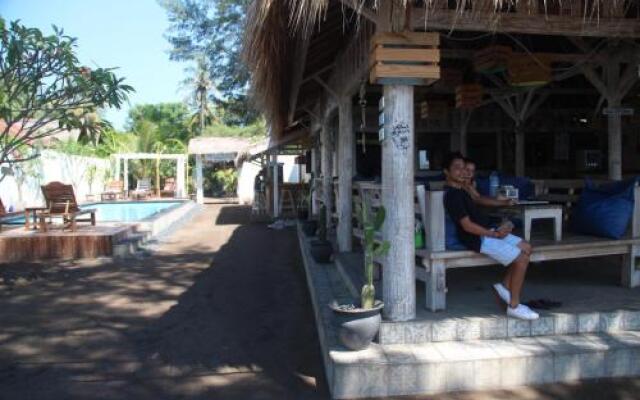 Star Bar and Bungalows