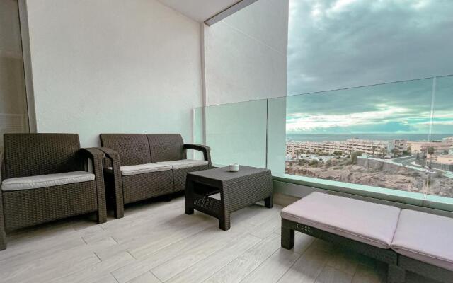 Ocean View Apartment, Heated pool, Free Parking PP207