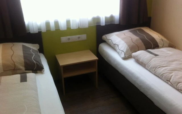 Rutsche Hostel