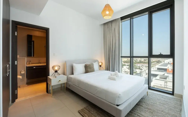 Downtown Escape Lush 2BR w Burj Khalifa View