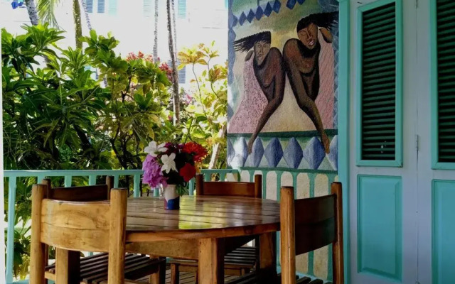 Las Palmas Residence