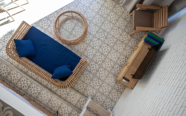 White Studio Villa