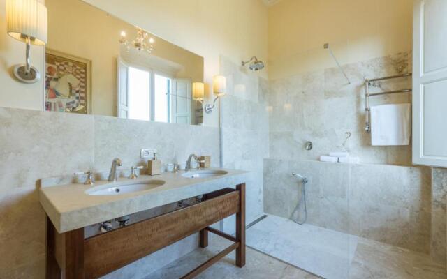 3bdrm luxury Apartment in Tuscan Villa,Private Estate, shared Swimmingpool