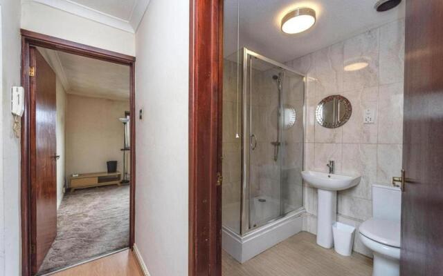 Simple & Sleek 1BD Flat Nice Views of Swansea Bay