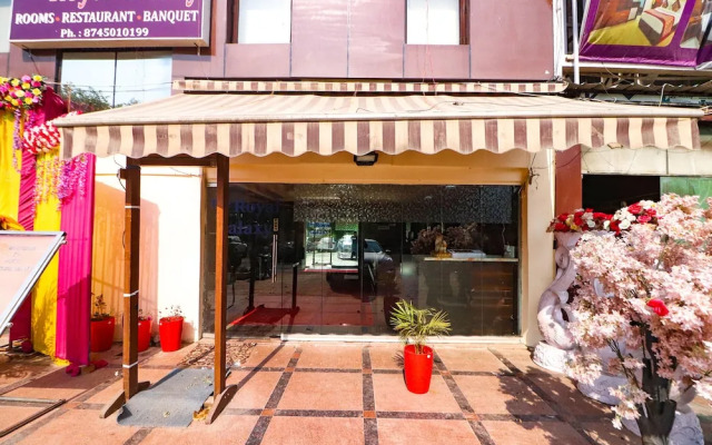 Fabhotel Dwarka Suites