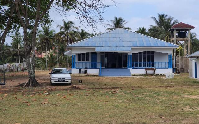 ALA Beach Lodge - Ketapang Homestay