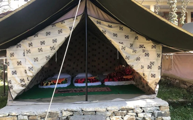 Moustache Kasol
