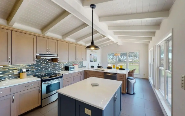 Roanoke 4 Bedroom Home