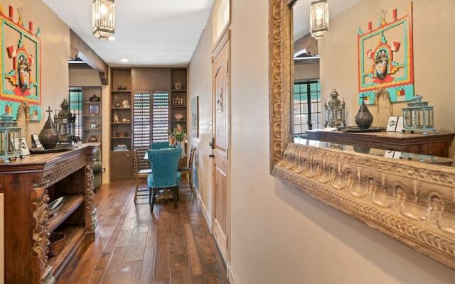 Plaza Casita - On the Plaza Across From La Fonda. Lovingly Decorated