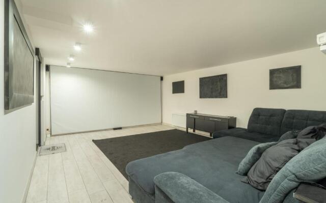 high luxe Villa Cannes 6bdrooms heated pool Sauna cinema room