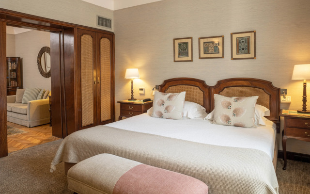 Отель Lisboa Plaza - Avenida, a Lisbon Heritage Collection