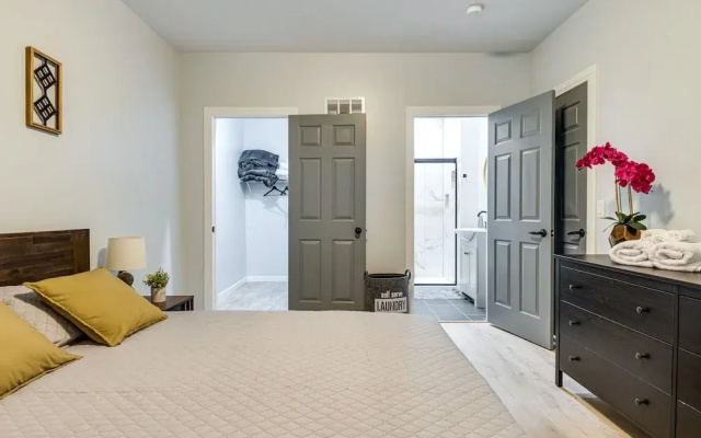 Modern Indianapolis Home < 2 Mi to Downtown!