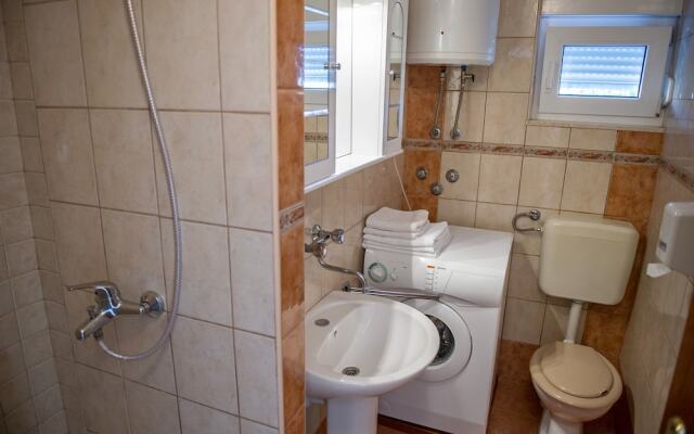 Apartments Zdravko