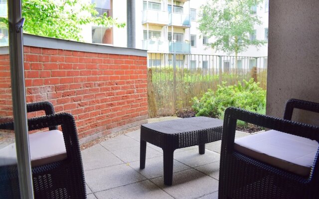 Spacious 2 Bedroom in Shepherds Bush With Patio