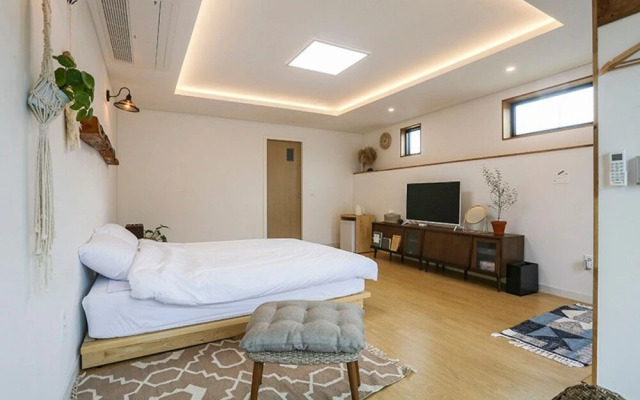 Jeju Black Stone Pension