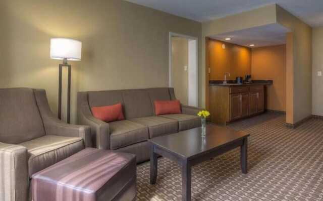 Quality Inn & Suites Chattanooga-East Ridge