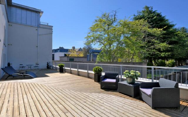 Executive three Bedroom Apartment in Aberdeens West End