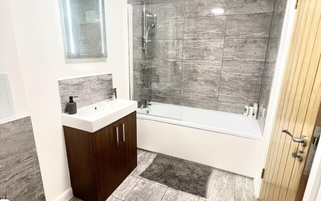 Captivating 2-bed Apartment in Bedford