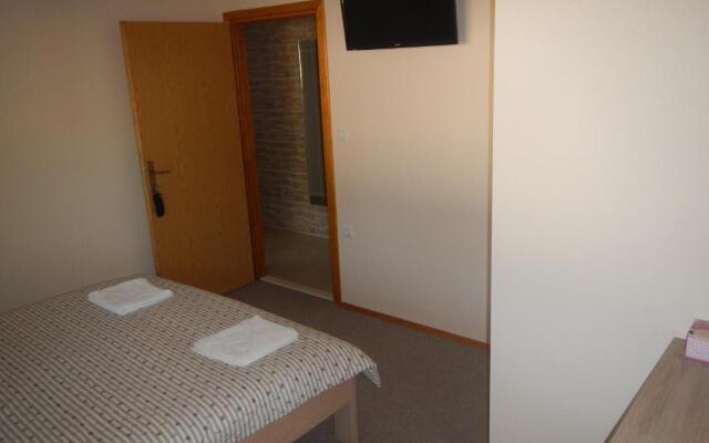 Riverside Guesthouse