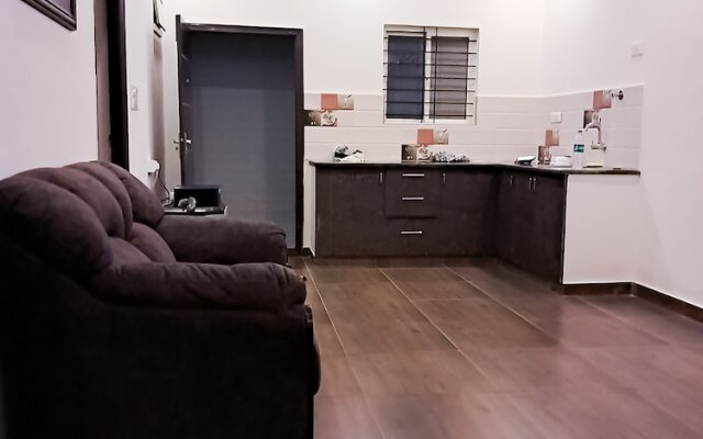 Roomshala 135 Paradise Villa Banglore