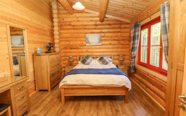 Holly Lodge