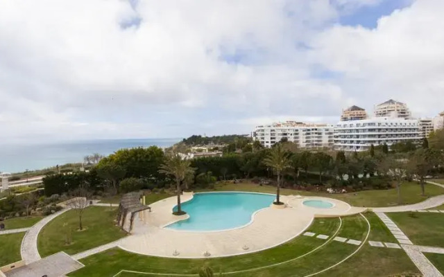 Feels Like Home - Cascais Flat With Pool