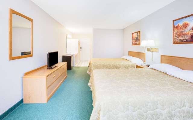 Super 8 by Wyndham Brooklyn