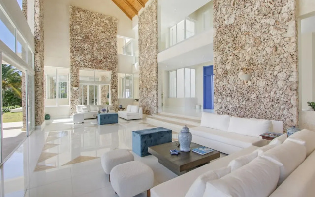 Stunning 6BR Villa With Ocean View in Cap Cana