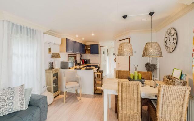 Urbane Holiday Home in Garderen with Terrace and Garden