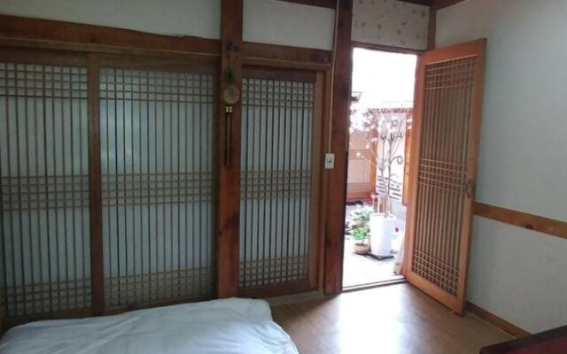 Charm Hanok Guest House