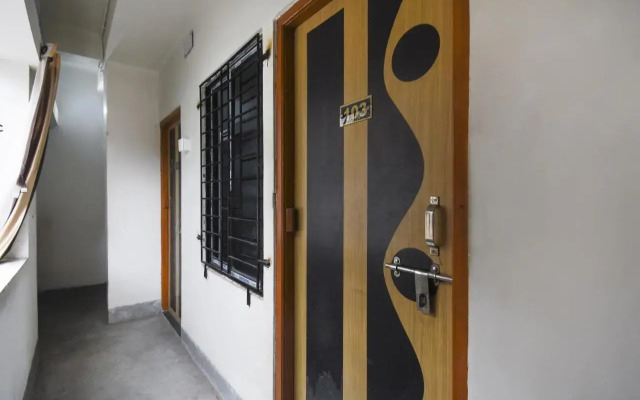 H B Guest House by OYO Rooms